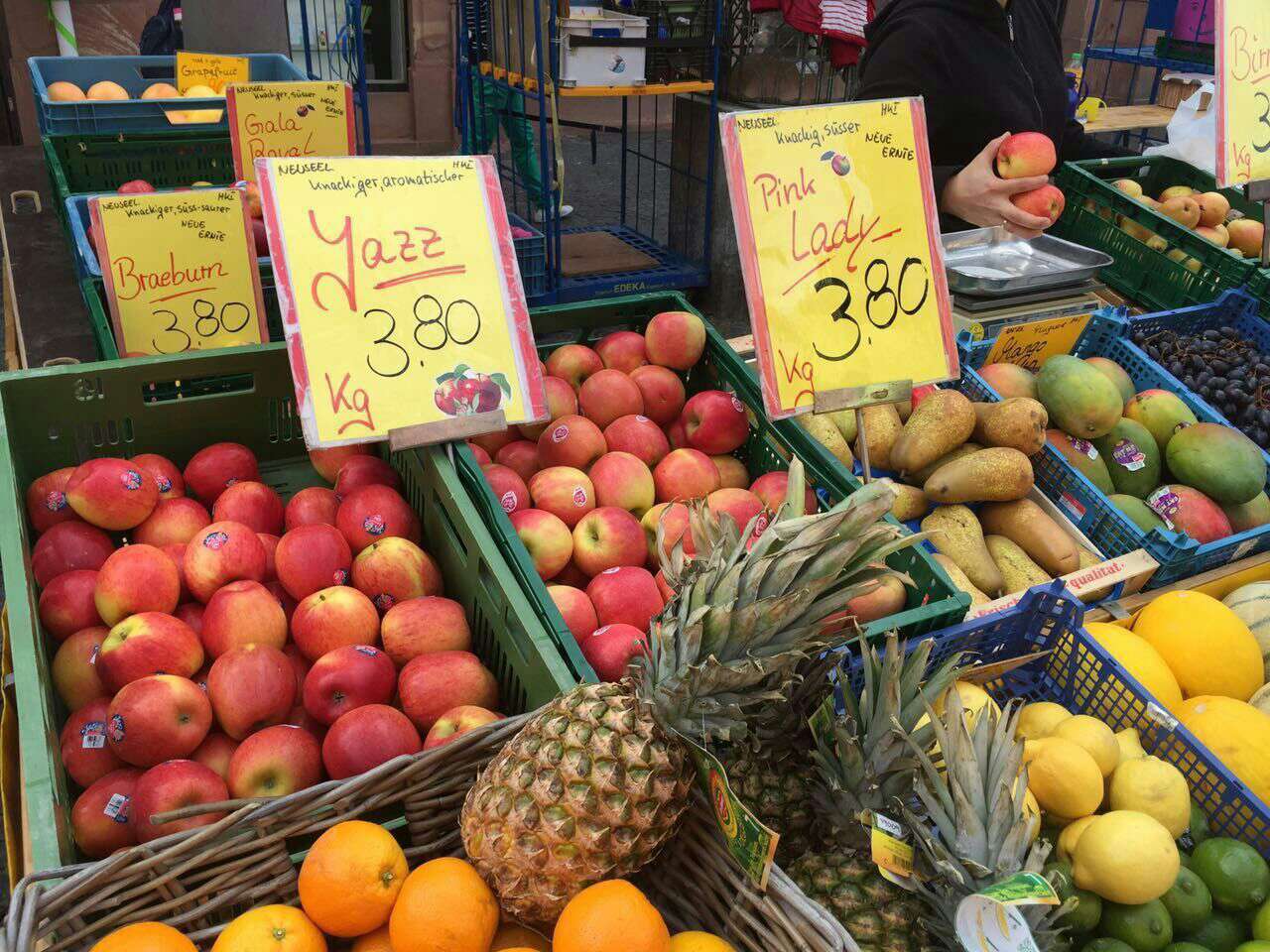 余教授德國鄉村行：德國水果賣(mài)品質(zhì)